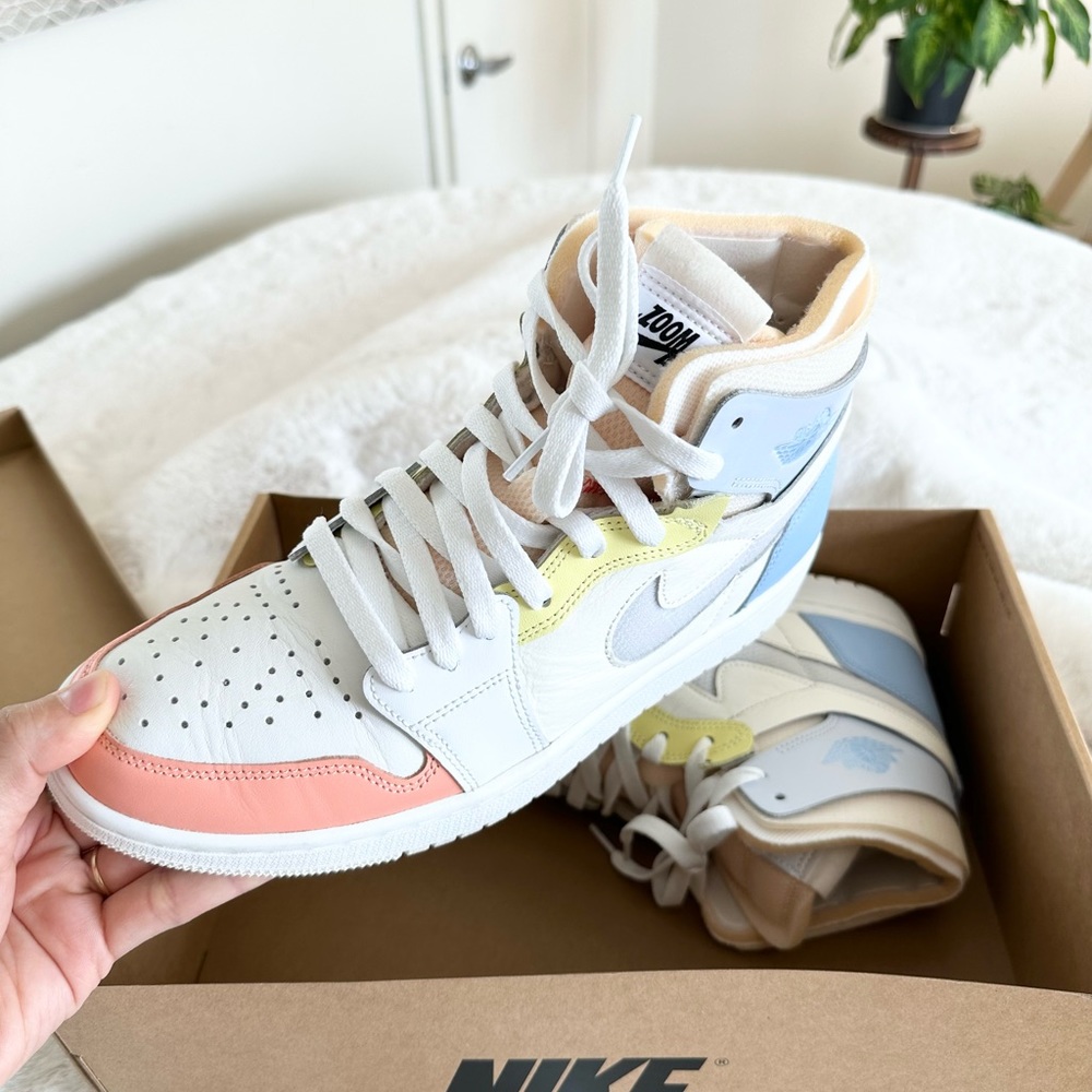 Nike Air Jordan 1 Zoom Air Comfort
High 'To My First Coach - Picture 3 of 8